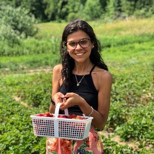 Meet your Posher, Lauren